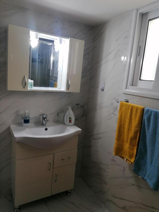 Elenas 1 Bedroom Apartment In Limassol Center ภายนอก รูปภาพ